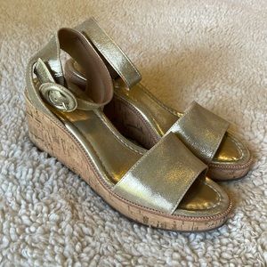 Bernardo Italian leather sandals